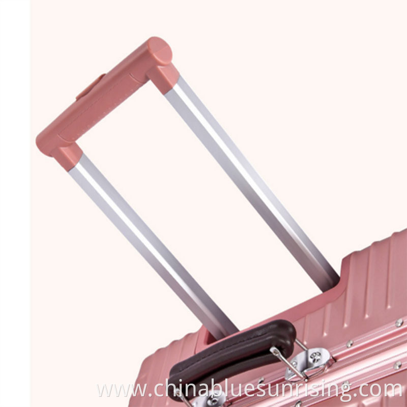  Fashionable trolley luggage 